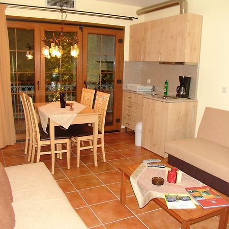 Safetis Stories Apartment Díon Екстериор снимка