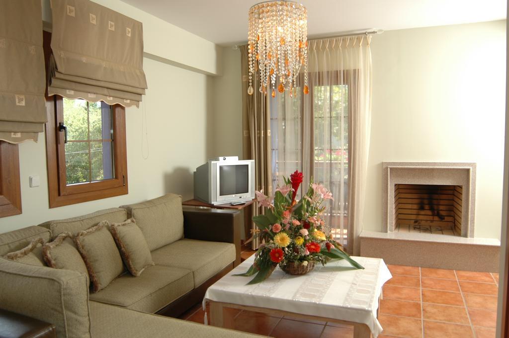 Safetis Stories Apartment Díon Екстериор снимка